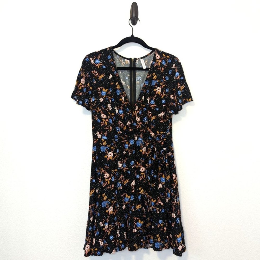 Xhilaration Women's Black Floral Short Sleeve Wrap Mini Dress Size XL V-…